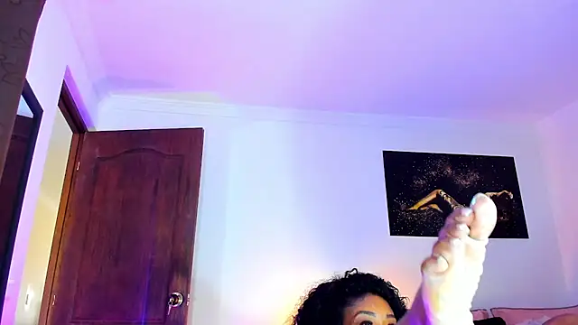 KimberlyBanks2 online show from March 17, 2025, 3:07 pm