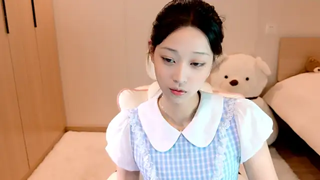 Xueb J online show from December 12, 2024, 9:40 am