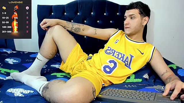 Noha white online show from March 3, 2025, 6:13 pm