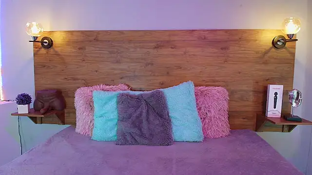 Snapshot of MOLLYWOODD chatting on September 25, 2025, 1:17 pm MOLLYWOODD online show from September 25, 2025, 1:17 pm