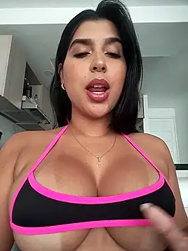 Snapshot of NiaSoler chatting on April 29, 2026, 9:10 pm NiaSoler online show from April 29, 2026, 9:10 pm