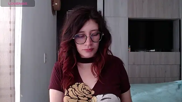 mariana124- online show from February 22, 2025, 3:47 pm