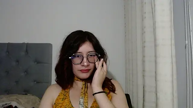 mariana124- online show from January 8, 2025, 10:27 pm