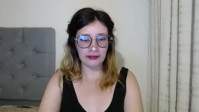 mariana124- online show from December 27, 2024, 3:26 pm