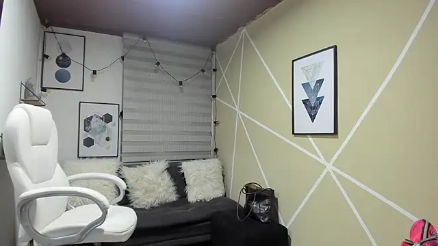 Snapshot of Enma__clark chatting on September 14, 2025, 4:35 am Enma clark online show from September 14, 2025, 4:35 am