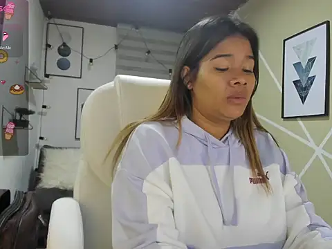 Snapshot of Enma__clark chatting on October 25, 2025, 4:11 am Enma clark online show from October 25, 2025, 4:11 am