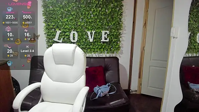 Snapshot of Enma__clark chatting on March 10, 2025, 7:18 pm Enma clark online show from March 10, 2025, 7:18 pm