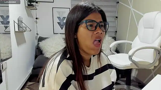 Enma  clark online show from March 14, 2026, 4:07 am