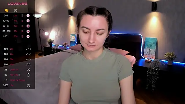 annacooleman online show from February 19, 2025, 2:23 am