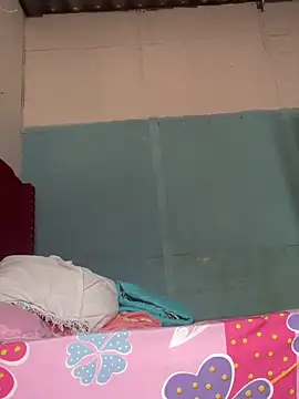 julian670 online show from April 18, 2026, 9:15 pm