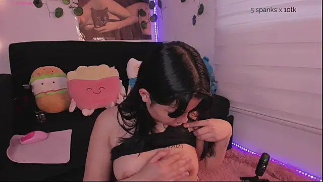 moonliiiight1 online show from October 17, 2025, 10:11 pm