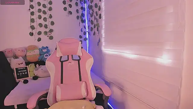 moonliiiight1 online show from March 2, 2025, 8:03 pm