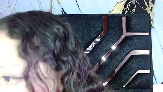 abbycutecs online show from November 13, 2025, 3:27 pm