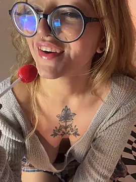 SweetJennaa online show from February 12, 2026, 12:21 am