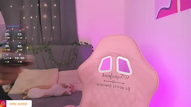 Snapshot of emy_bonita1 chatting on January 14, 2025, 1:15 am emy bonita1 online show from January 14, 2025, 1:15 am