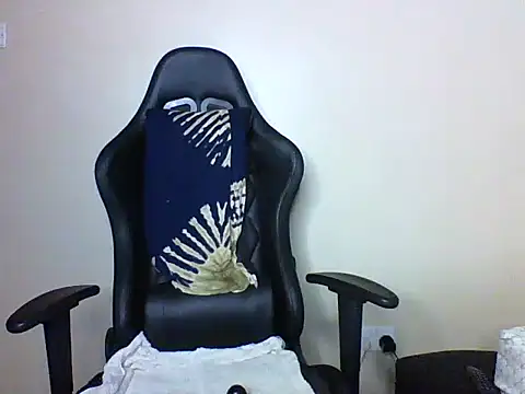 Candii wet  online show from December 2, 2025, 1:13 pm