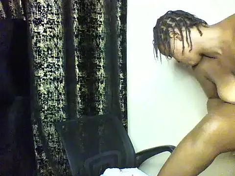 Candii wet  online show from October 3, 2025, 7:37 pm