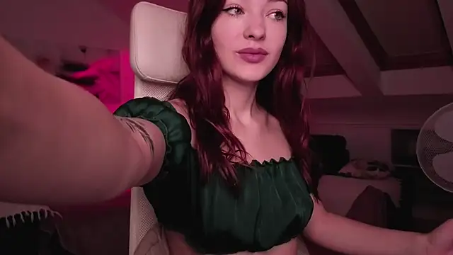 MiaRouge online show from October 14, 2025, 2:23 am