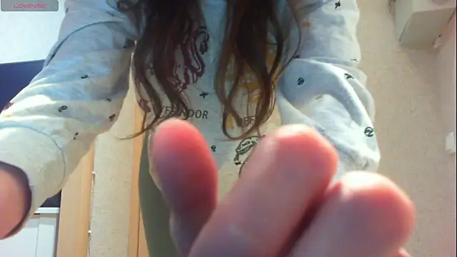 khu yam online show from October 26, 2025, 2:39 pm