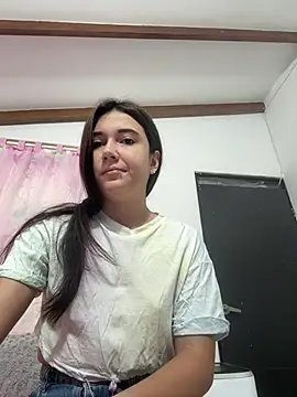 mia cooper 24 online show from February 18, 2025, 1:33 pm