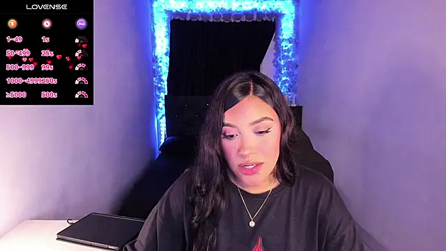 Mariana Hasper  online show from February 24, 2025, 11:41 pm