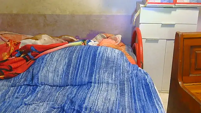 couplemilf2 online show from February 7, 2025, 7:49 pm