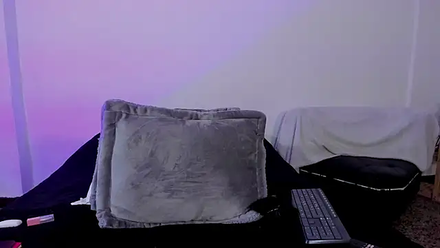 Snapshot of MichelleManson chatting on November 29, 2025, 11:10 am MichelleManson online show from November 29, 2025, 11:10 am