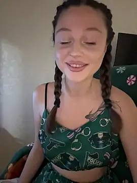 Kimsweet7 online show from December 19, 2025, 5:04 pm