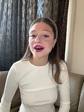 Kimsweet7 online show from September 28, 2025, 11:06 am