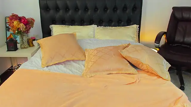 Goddess Squirt  online show from October 16, 2025, 3:15 am