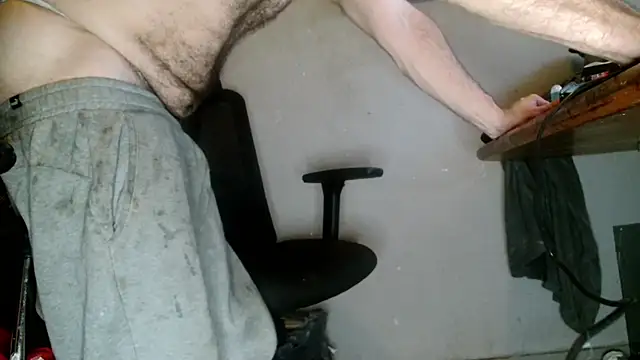 Snapshot of Gigadickman chatting on January 1, 2025, 2:42 pm Gigadickman online show from January 1, 2025, 2:42 pm