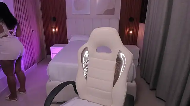 Leah Sweetie online show from November 4, 2025, 10:19 am