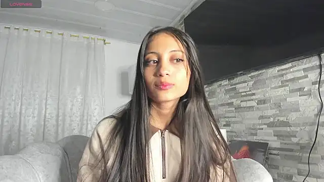 Loren parissi online show from February 19, 2025, 2:12 am