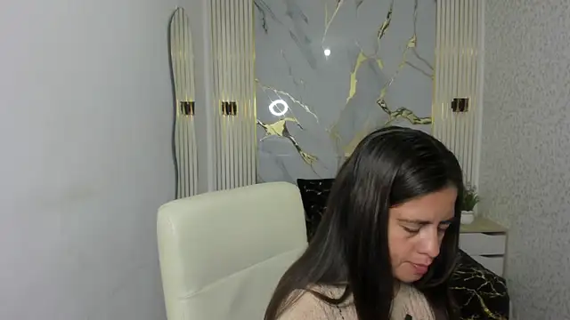 kathina giraldo online show from March 21, 2026, 12:42 pm