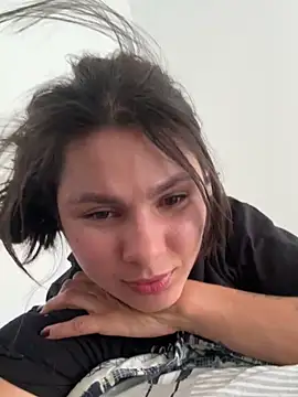 SofiaG  online show from March 18, 2025, 10:15 pm