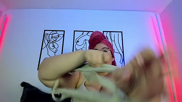 RubyPirsso18 online show from March 20, 2025, 7:04 pm