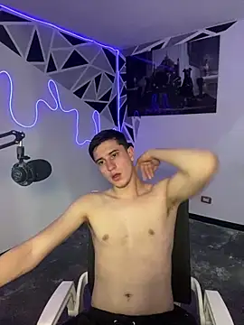 Snapshot of oliver_Lz chatting on March 1, 2025, 4:37 am oliver Lz online show from March 1, 2025, 4:37 am