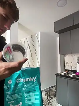 Snapshot of oliver_Lz chatting on October 8, 2025, 4:29 pm oliver Lz online show from October 8, 2025, 4:29 pm