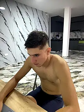 Snapshot of oliver_Lz chatting on November 7, 2025, 10:35 pm oliver Lz online show from November 7, 2025, 10:35 pm