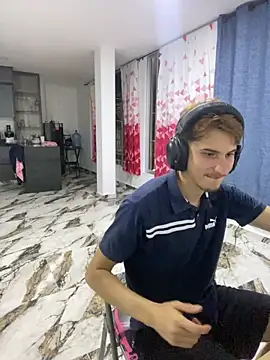 Snapshot of oliver_Lz chatting on March 3, 2026, 1:45 am oliver Lz online show from March 3, 2026, 1:45 am