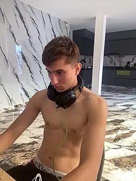 Snapshot of oliver_Lz chatting on November 2, 2025, 7:52 pm oliver Lz online show from November 2, 2025, 7:52 pm