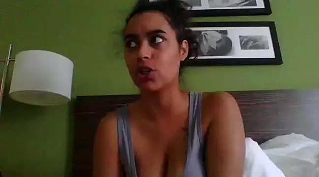 cinnaminnie online show from January 11, 2025, 6:01 pm