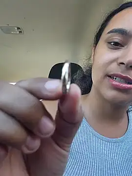 cinnaminnie online show from March 19, 2025, 7:49 pm