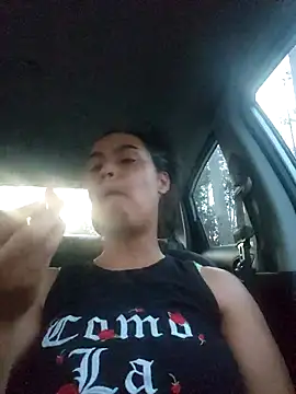 cinnaminnie online show from March 4, 2025, 11:43 pm