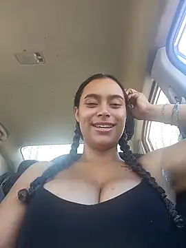 cinnaminnie online show from March 17, 2025, 10:08 pm