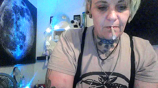 Hunniebunnie78 online show from June 15, 2026, 3:29 am