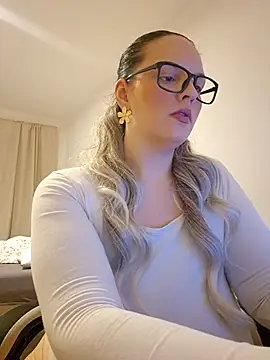 Jujuicy 97 online show from February 17, 2026, 6:49 pm