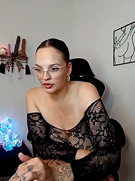 Snapshot of Jujuicy_97 chatting on September 11, 2025, 4:18 pm Jujuicy 97 online show from September 11, 2025, 4:18 pm