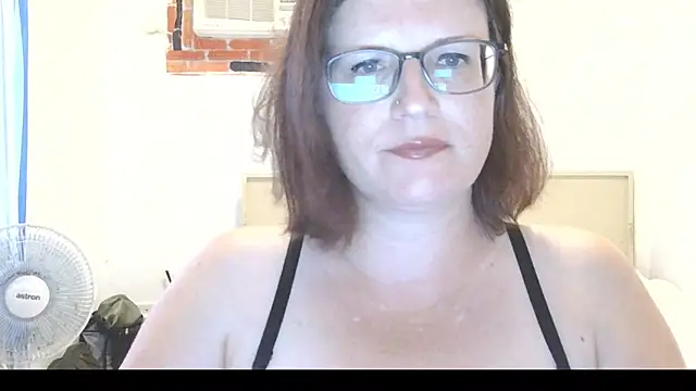 CrimsonMistress online show from March 15, 2026, 10:39 pm