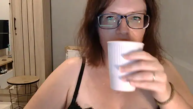 CrimsonMistress online show from October 10, 2025, 10:10 pm